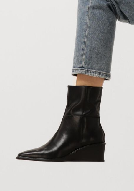 Schwarze VAGABOND SHOEMAKERS Stiefeletten AINO 001 - large