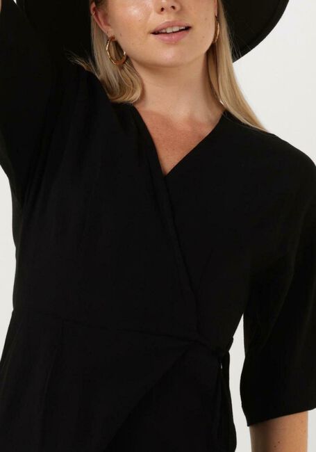 Schwarze SELECTED FEMME Jumpsuit SLFEVITA-MALVINA 2/4 PLAYSUIT - large