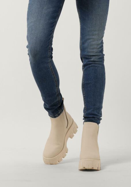 Weiße GUESS Chelsea Boots VAEDA - large