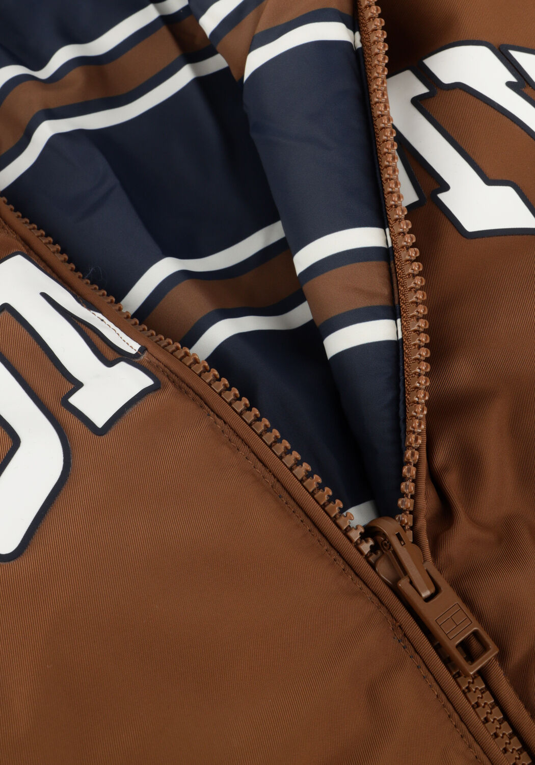 Braune TOMMY HILFIGER Jack TOMMY REVERSIBLE BOMBER - large