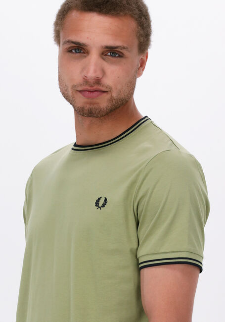 Grüne FRED PERRY T-shirt TWIN TIPPED T-SHIRT - large