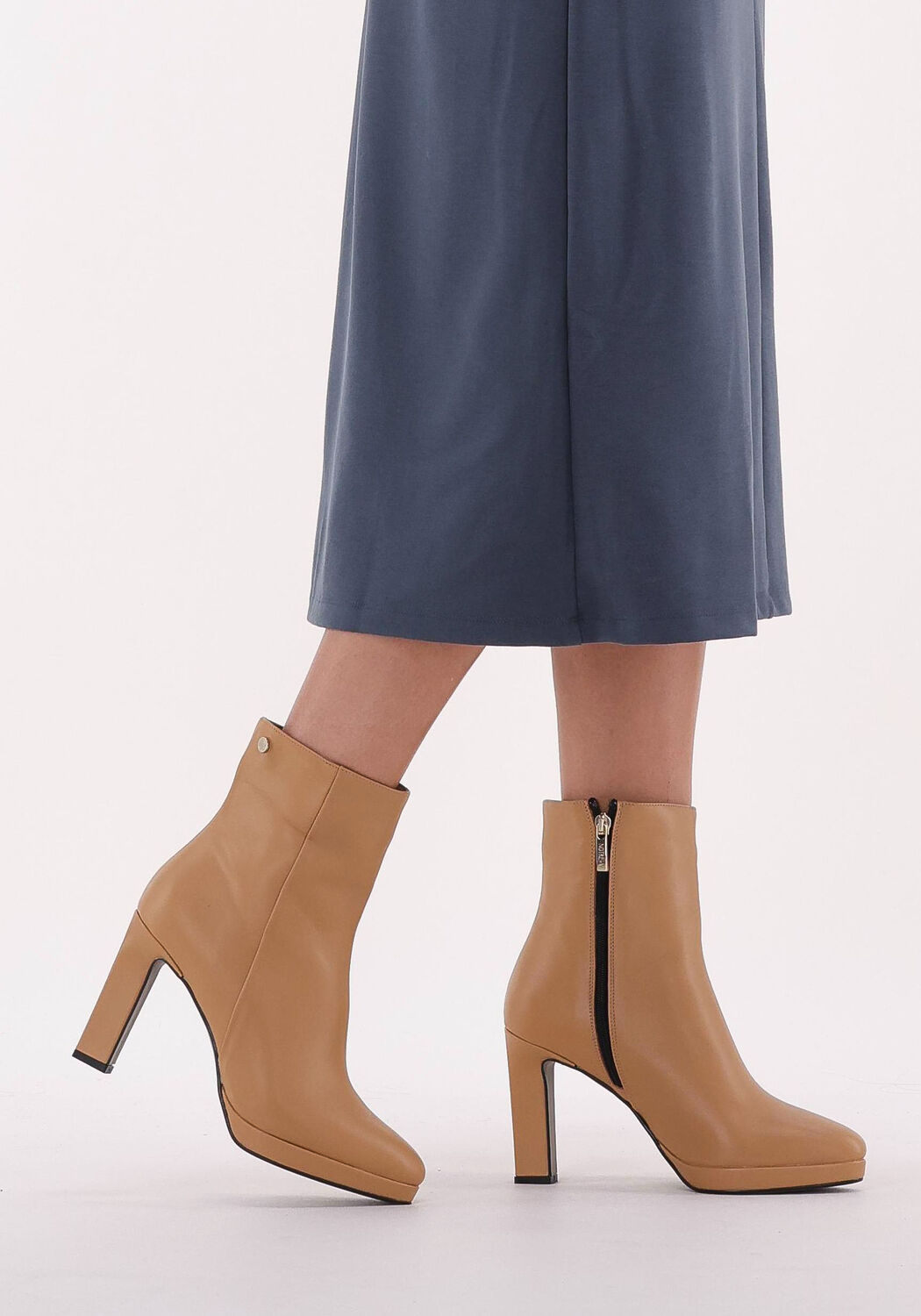 Camelfarbene NOTRE-V Stiefeletten 67436 - large