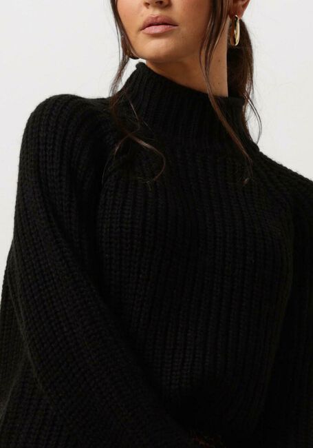 Schwarze NOTRE-V Pullover HEAVY KNIT TOP - large