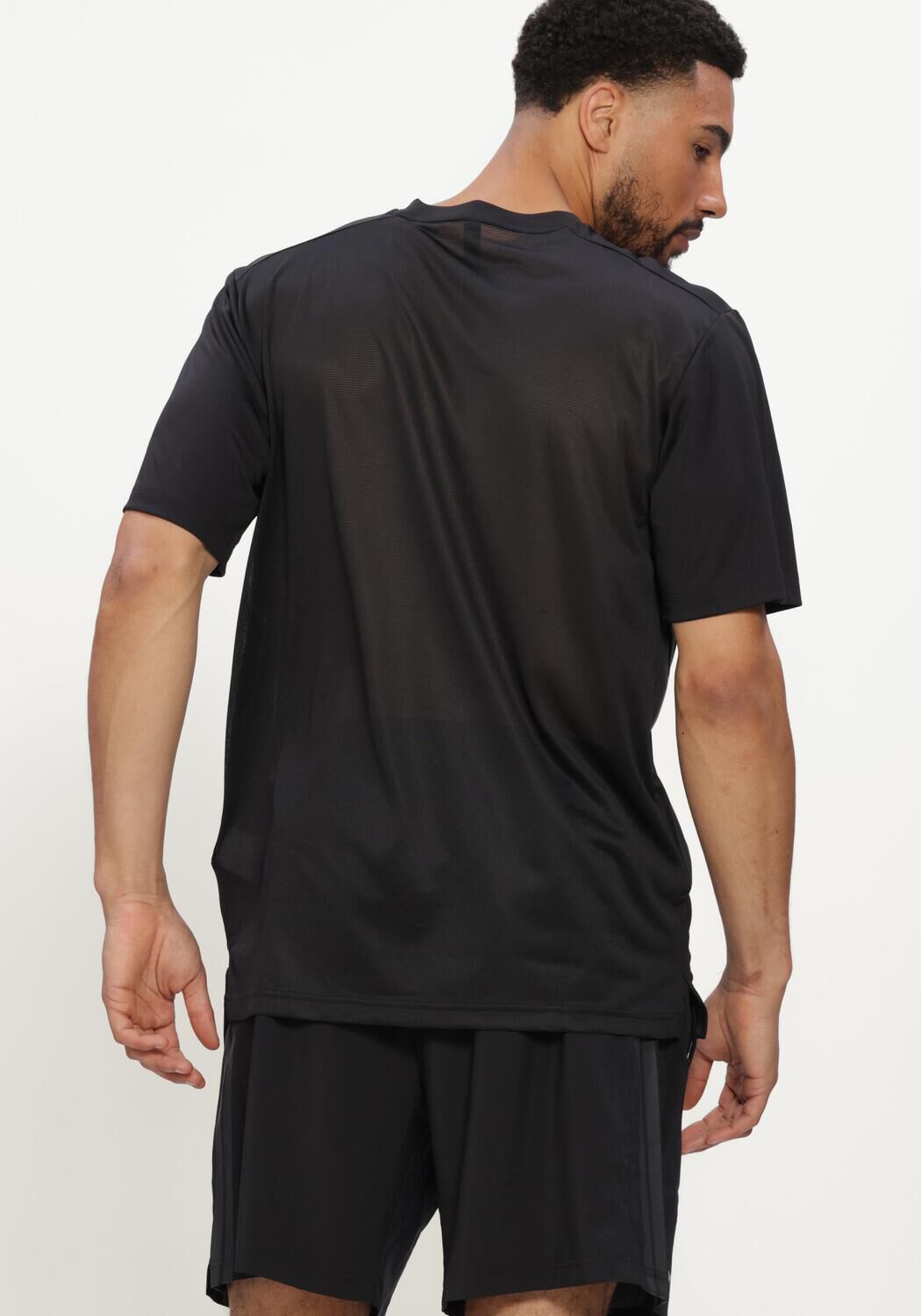 Schwarze ADIDAS T-shirt TECHESS 3S TEE - large