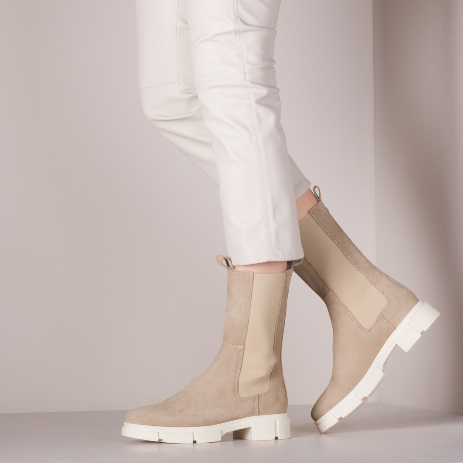 Beige Omoda Chelsea Boots Romy 1 C Omoda