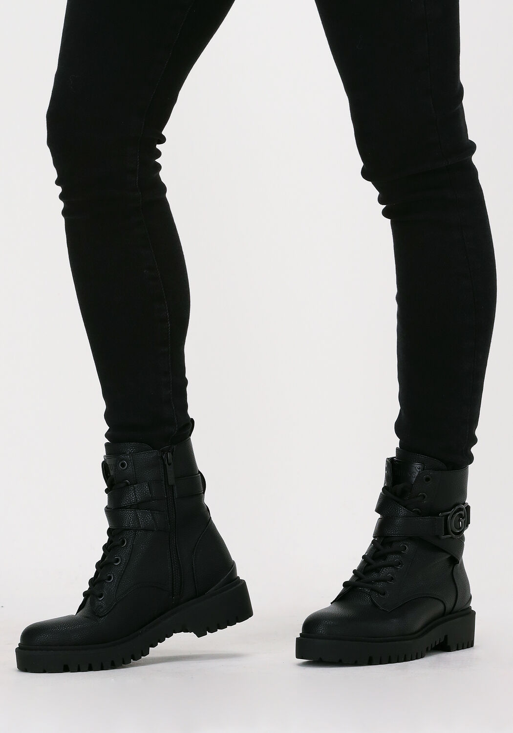 Schwarze GUESS Schn&uuml;rboots ODANNA - large