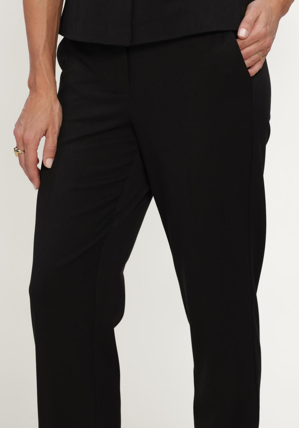 Schwarze OBJECT Hose OBJLISA MW STRAIGHT PANT NOOS - large