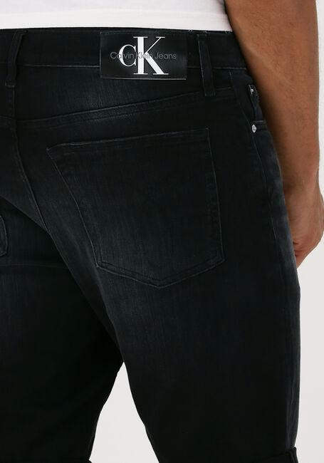 Schwarze CALVIN KLEIN Jeans SLIM SHORT - large