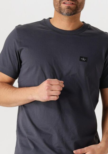 Dunkelgrau CALVIN KLEIN T-shirt WOVEN LABEL REGULAR TEE - large