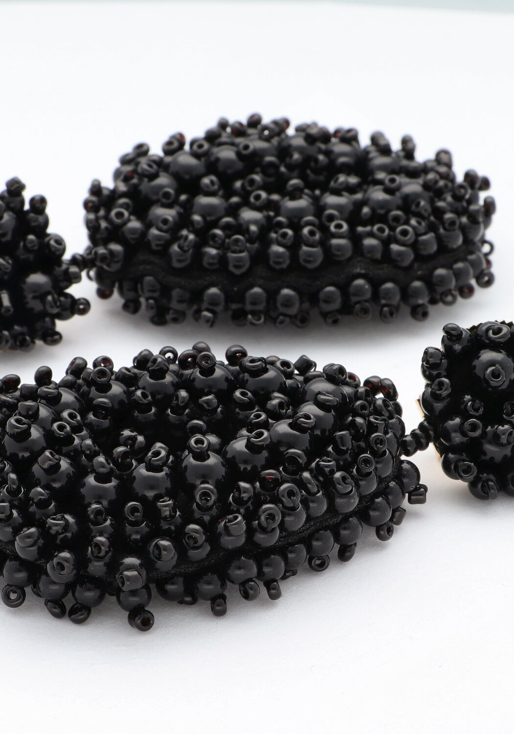 Schwarze NOTRE-V Ohrringe EARRING BEADS - large