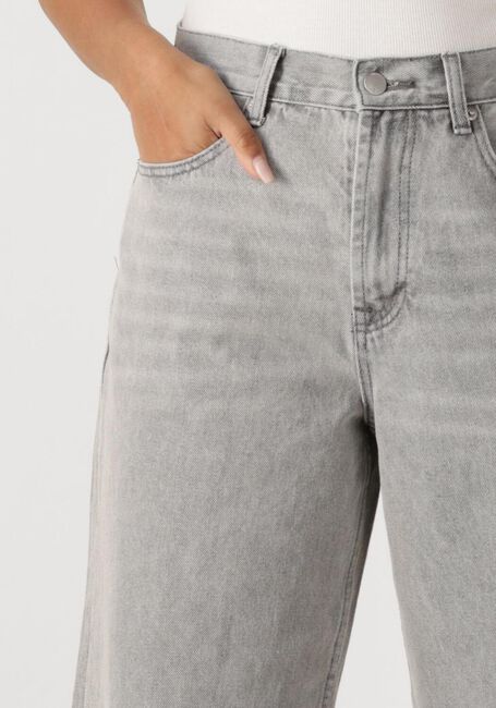 Graue WITHBLACK Straight leg jeans WBLHAZEL GREY TURN UP JEANS - large