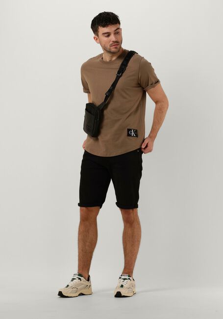 Braune CALVIN KLEIN T-shirt BADGE TURN UP SLEEVE - large