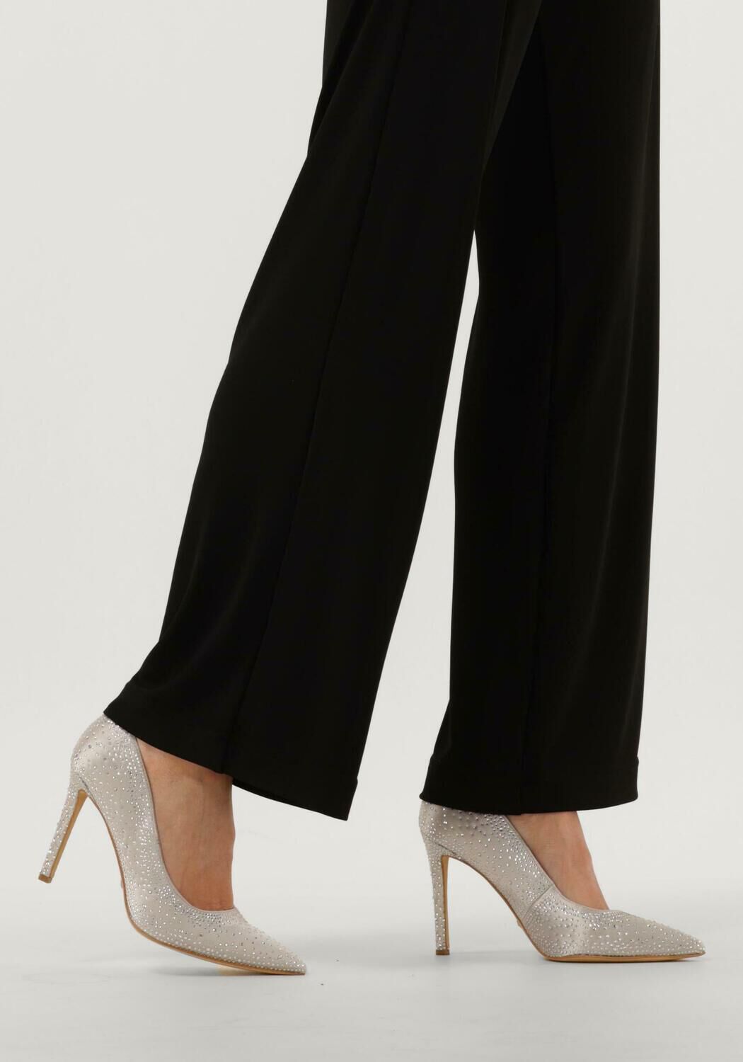 Silberne GUESS Pumps SILKS - large