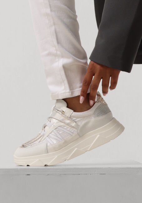 Weiße TANGO Sneaker Low KADY FAT 29 - large