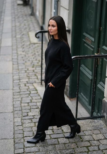 Schwarze Y.A.S. Maxikleid YASELMA LS LONG KNIT DRESS - large