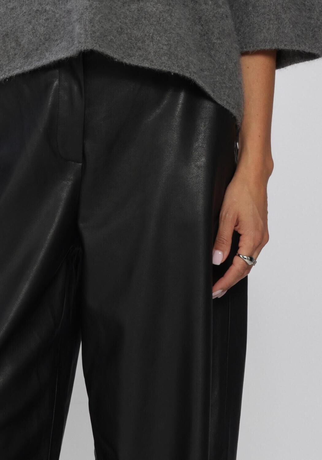 Schwarze KNIT-TED Weite Hose ALBA PANTS - large