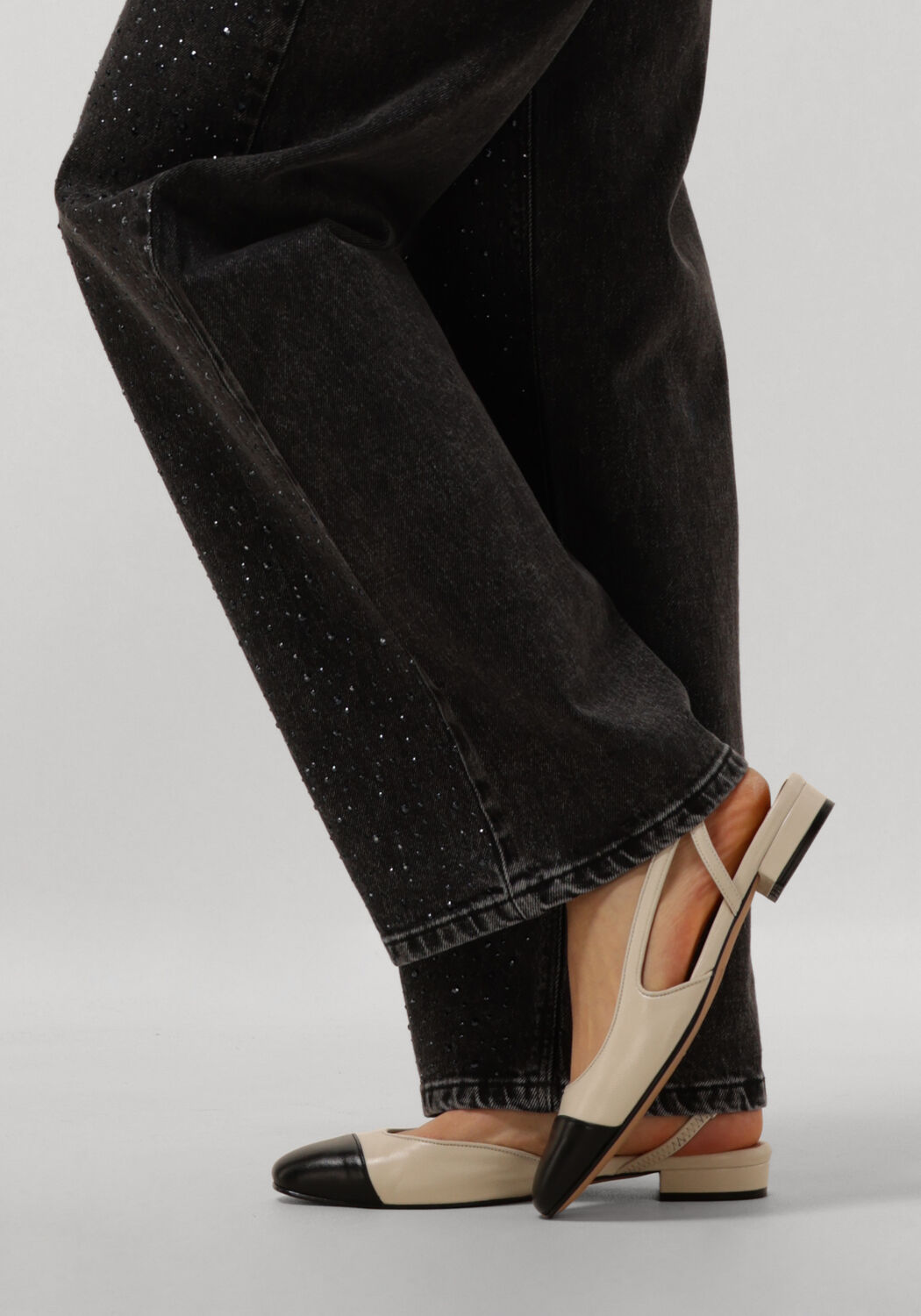 Wei&szlig;e TORAL Slingbacks LUISA - large