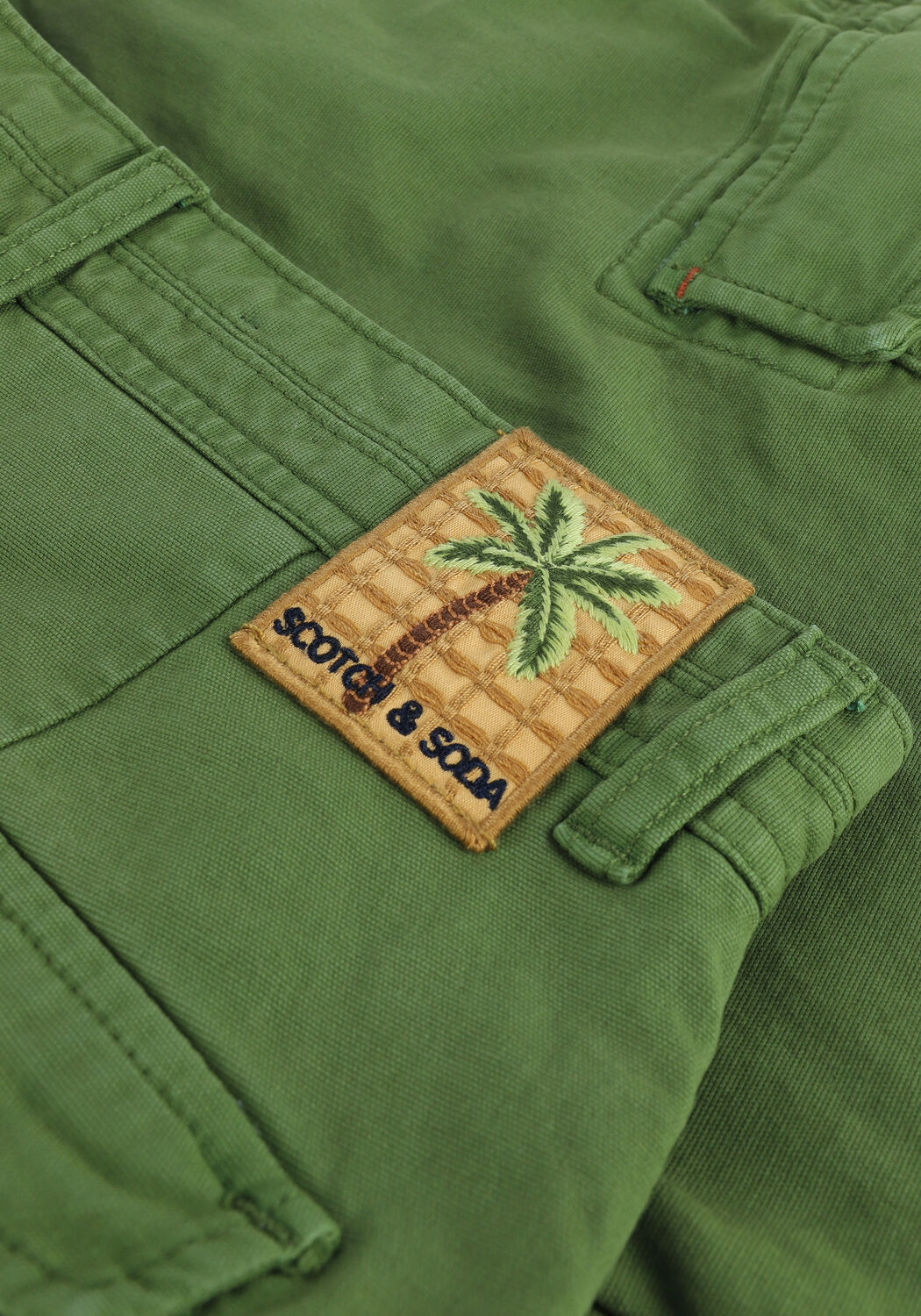 Gr&uuml;ne SCOTCH & SODA Kurze Hose FAVE GARMENT-DYED CARGO SHORT - large