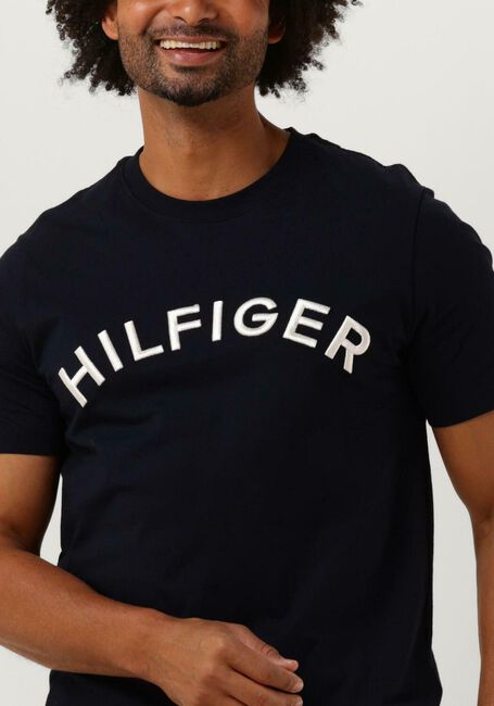 Dunkelblau TOMMY HILFIGER T-shirt HILFIGER ARCHED TEE - large