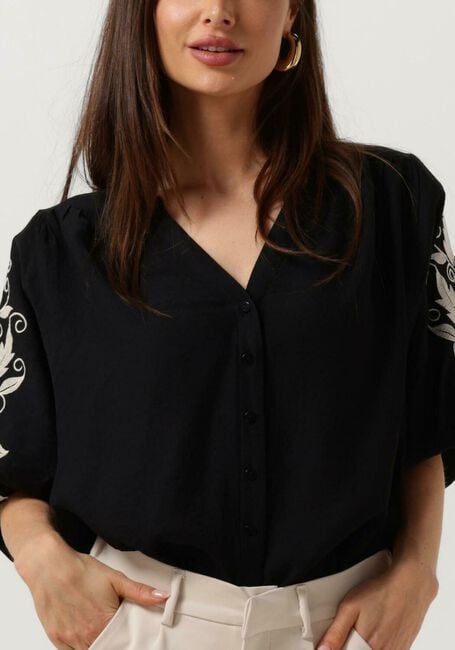 Schwarze NUKUS Blusen TINA BLOUSE EMBROIDERY - large