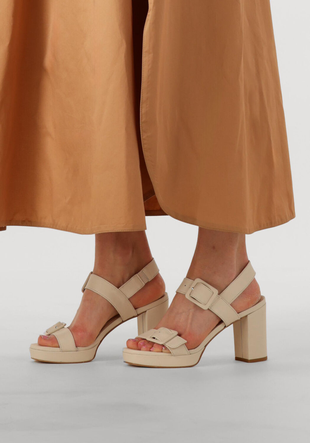 Wei&szlig;e LINA LOCCHI Sandalen AU 180 - large