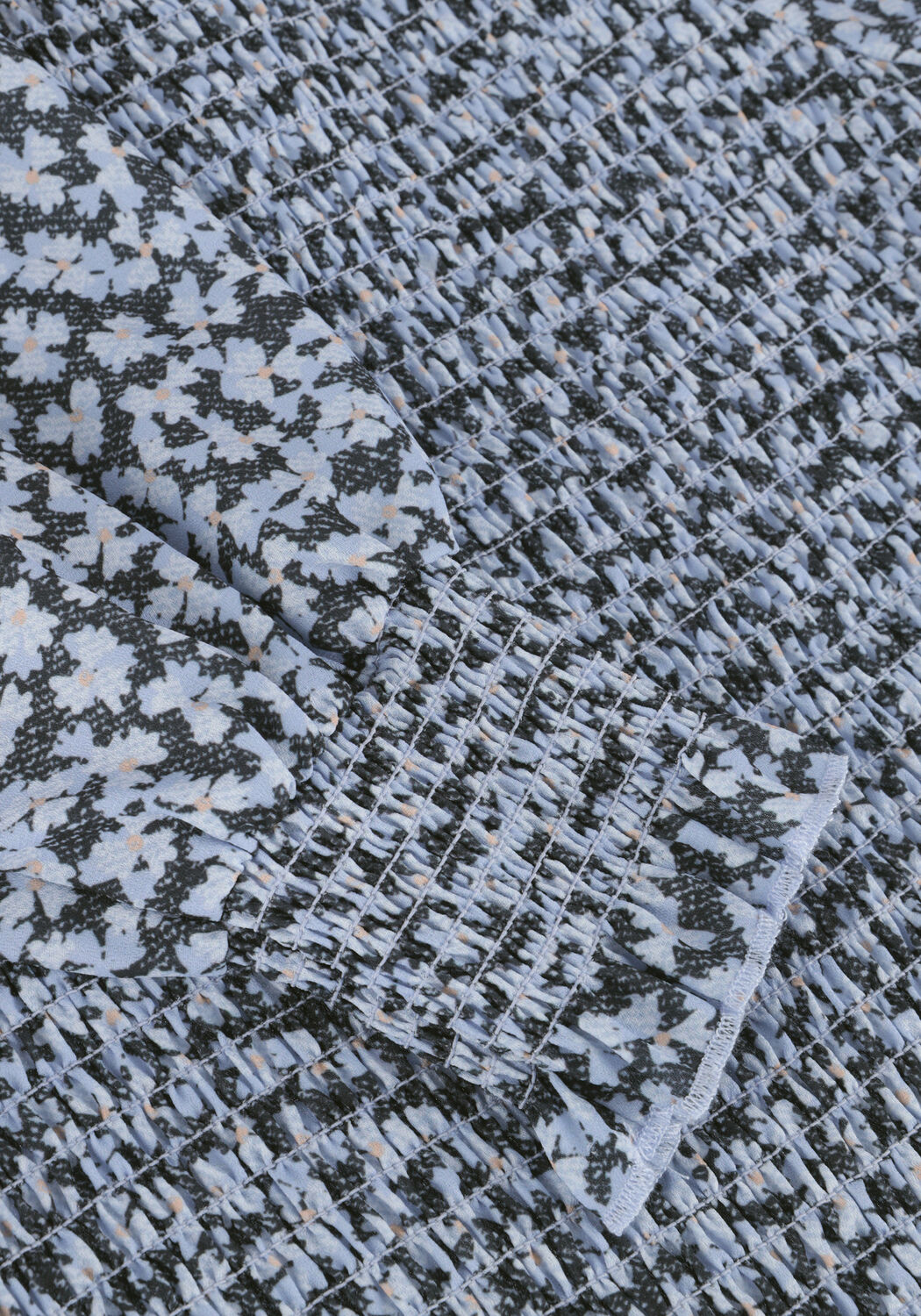 Blaue NOBELL Blusen TESSA SMOCKED DENIM FLOWER BLOUSE - large