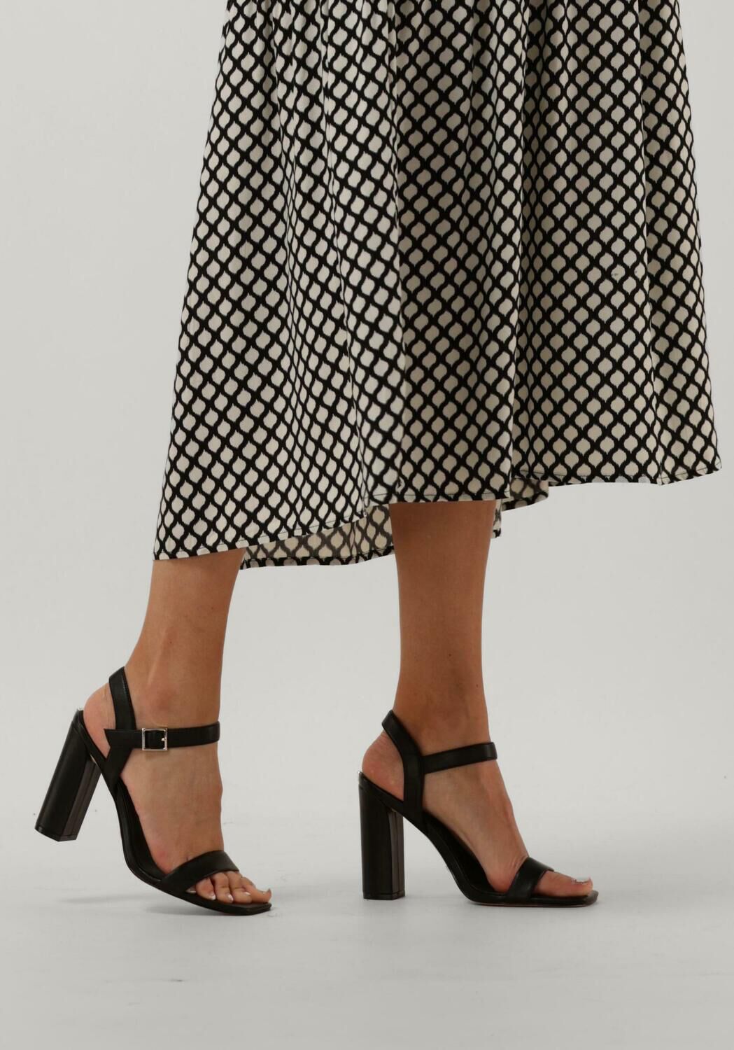 Schwarze GUESS Sandalen ALIBI - large