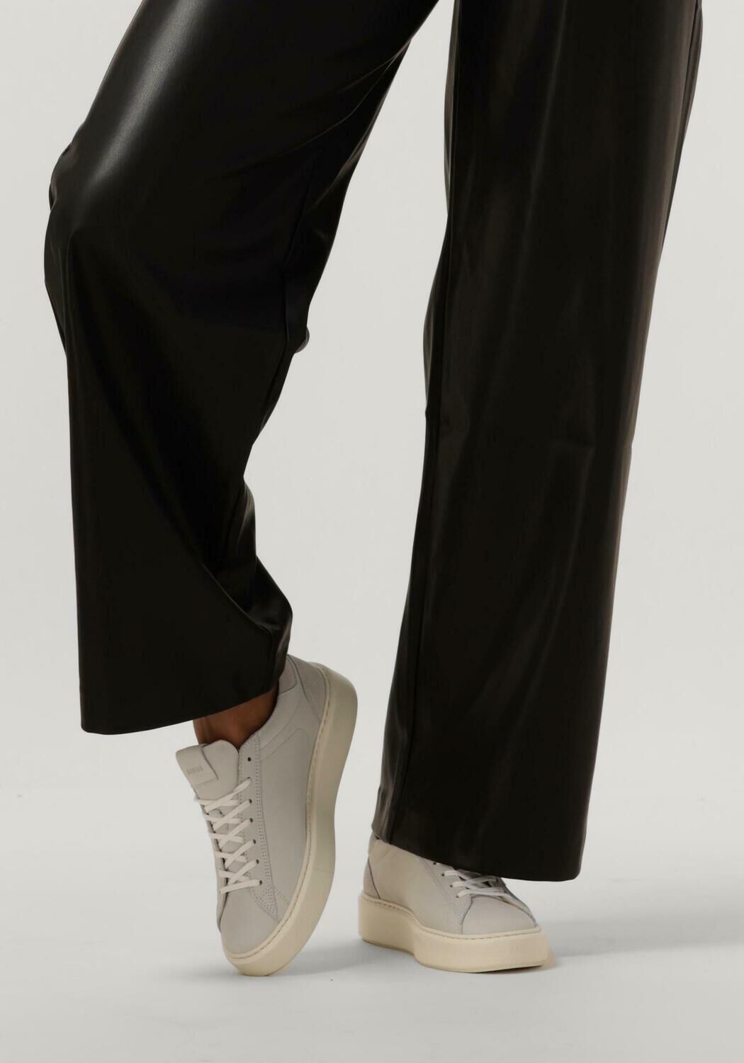 Wei&szlig;e NUBIKK Sneaker Low VINCE TORA DAMES - large