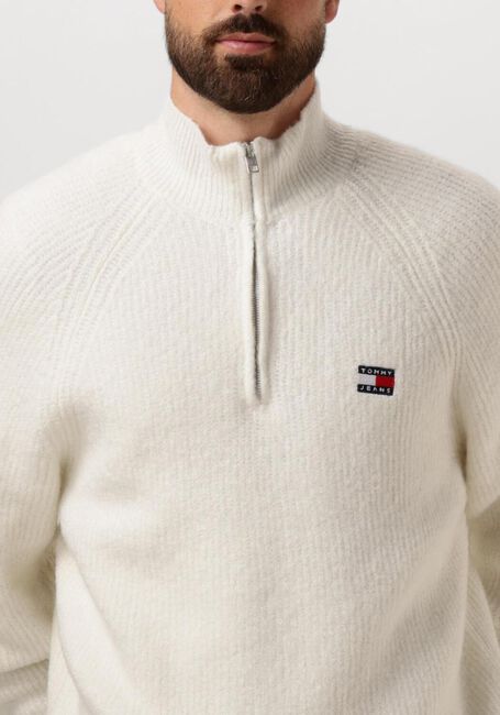 Weiße TOMMY JEANS Pullover TJM REG 1/4 ZIP RAGLAN BADGE - large