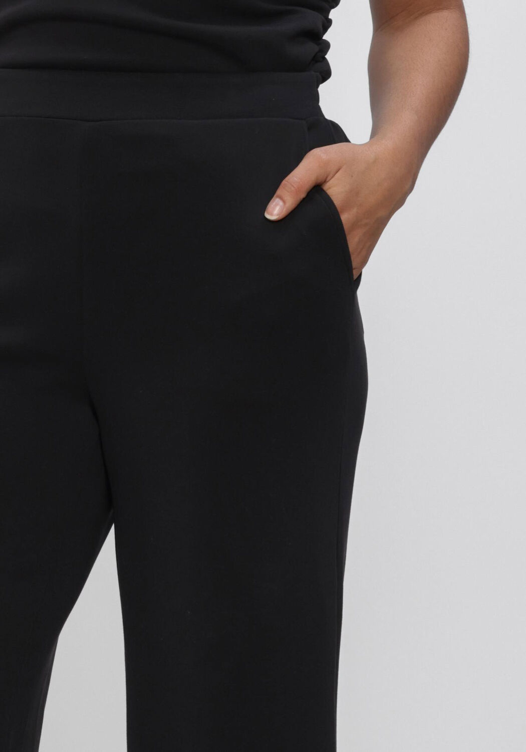 Schwarze MY ESSENTIAL WARDROBE Weite Hose MWHELLE WIDE PANT - large