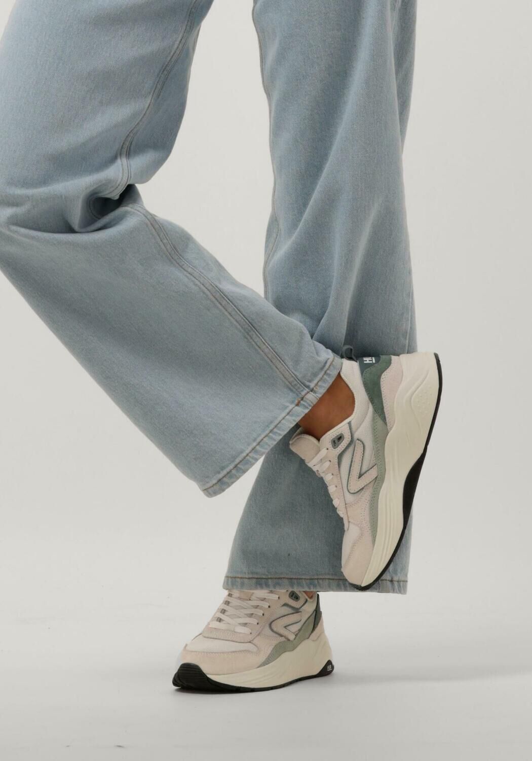 Wei&szlig;e HUB Sneaker Low GLIDE-Z - large