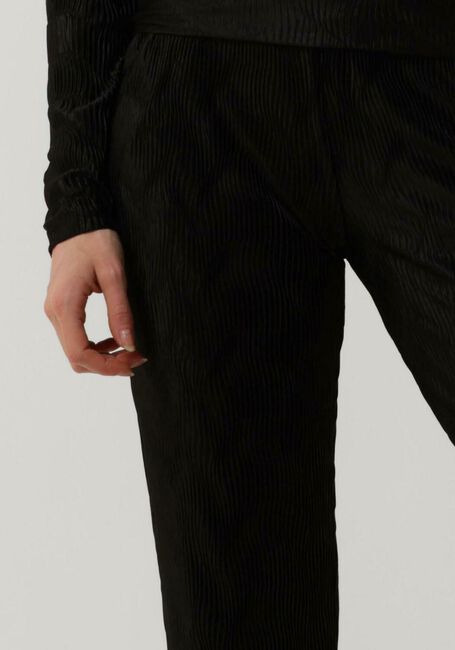 Schwarze ANOTHER LABEL Hose GARCELLE PLEATED PANTS - large