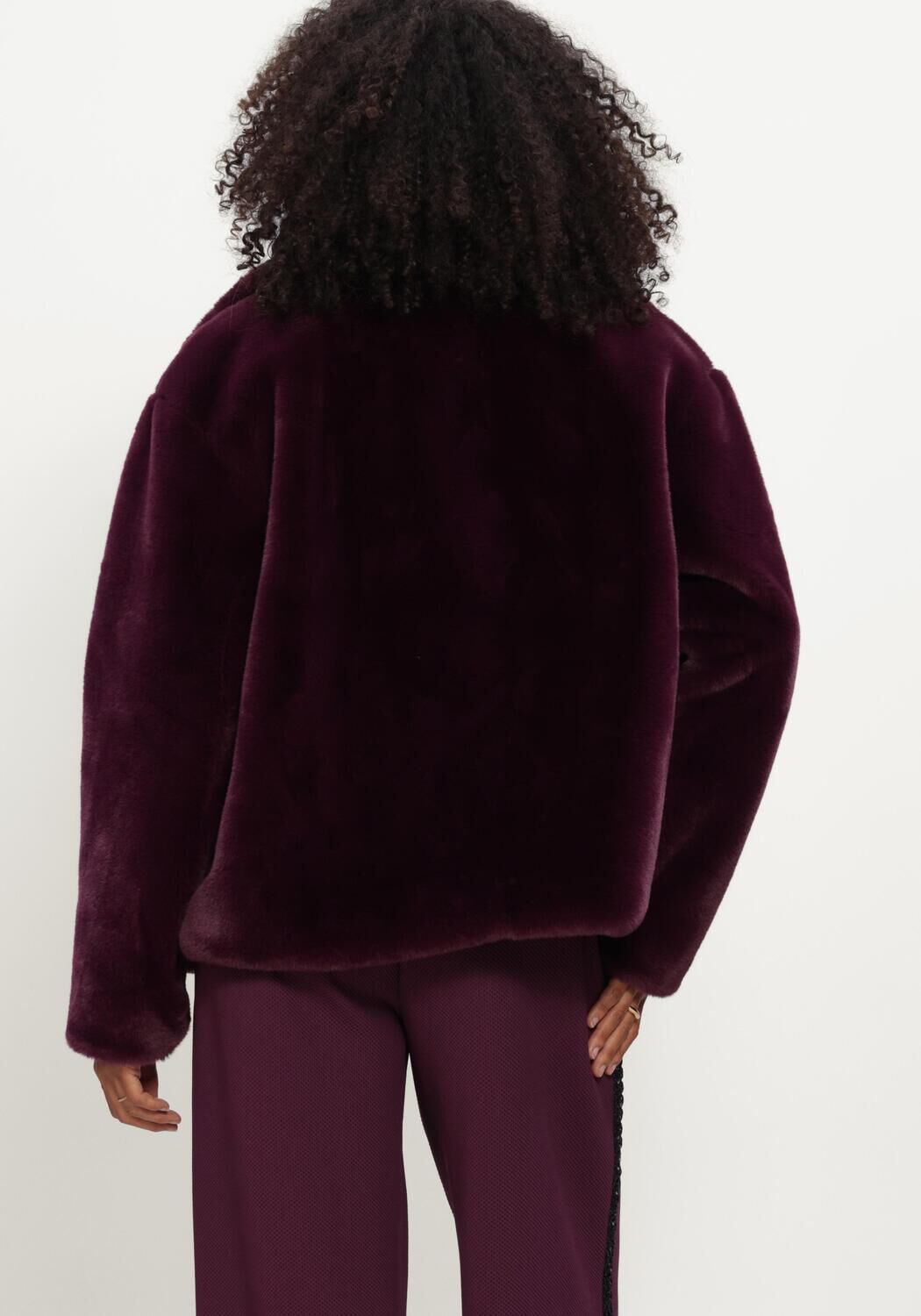 Bordeaux POM AMSTERDAM Fake-Fur-Jack CLEO DARK PLUM - large