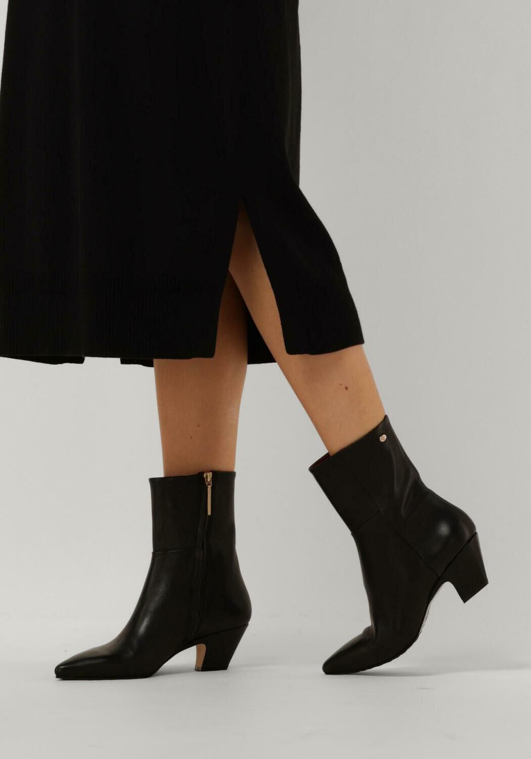 Schwarze FRED DE LA BRETONIERE Stiefeletten ROSE ANKLE BOOT - large