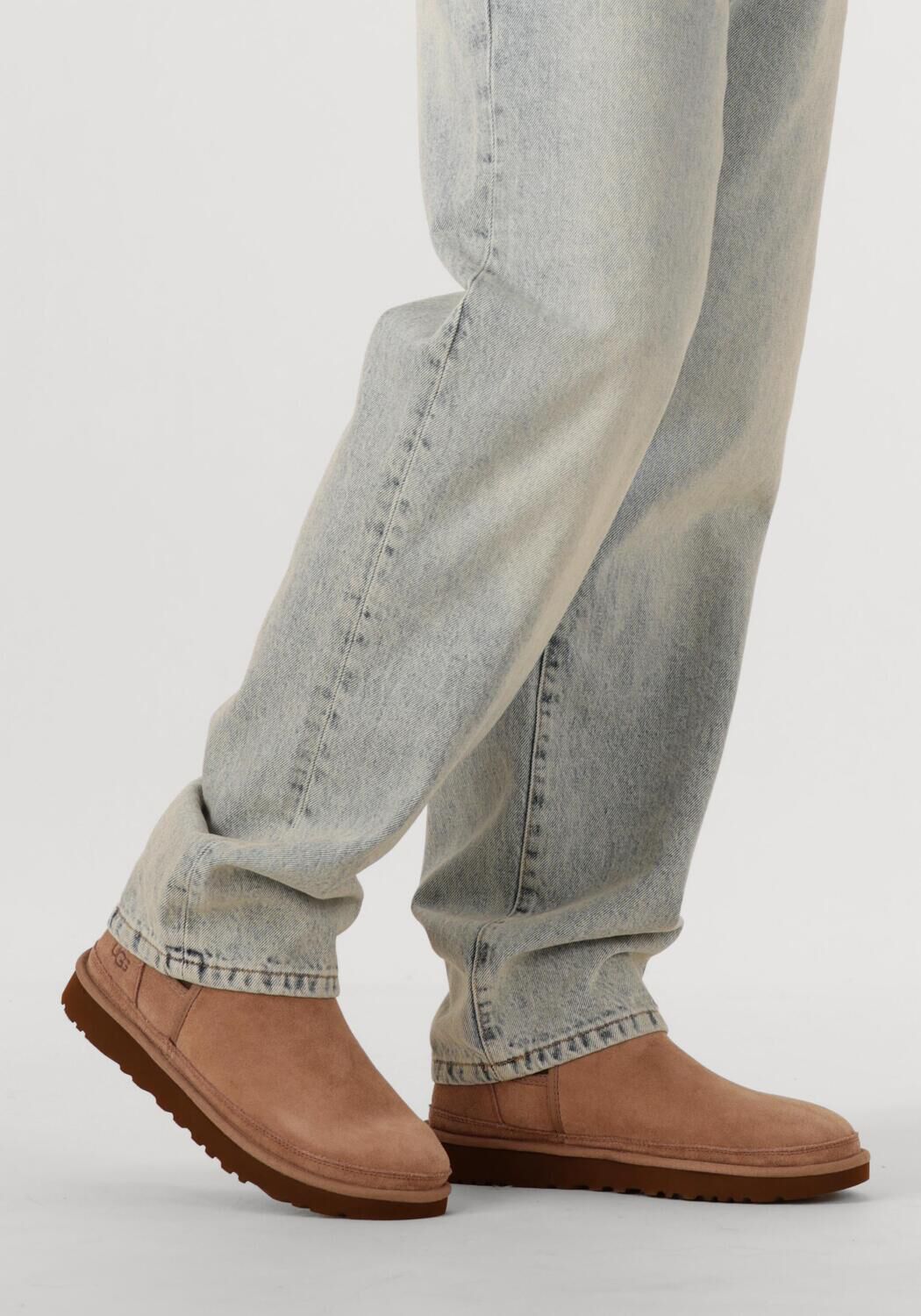 Beige UGG Chelsea Boots NEUMEL - large