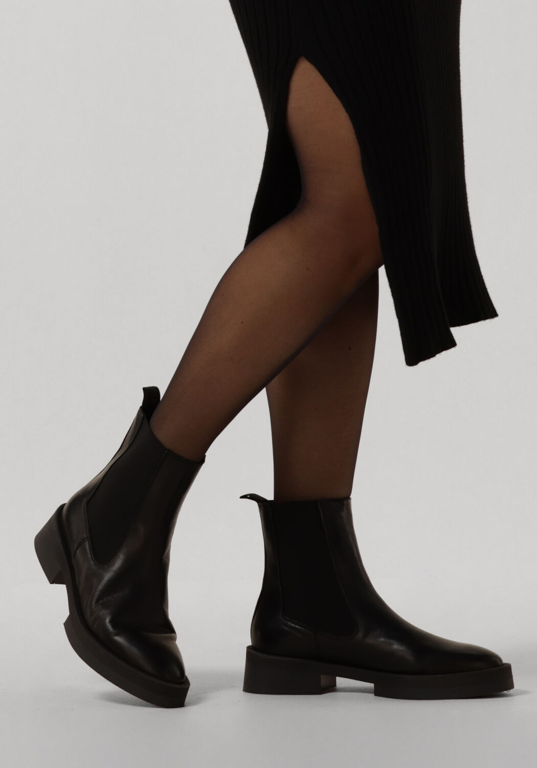 Schwarze STEVE MADDEN Chelsea Boots MONTE - large