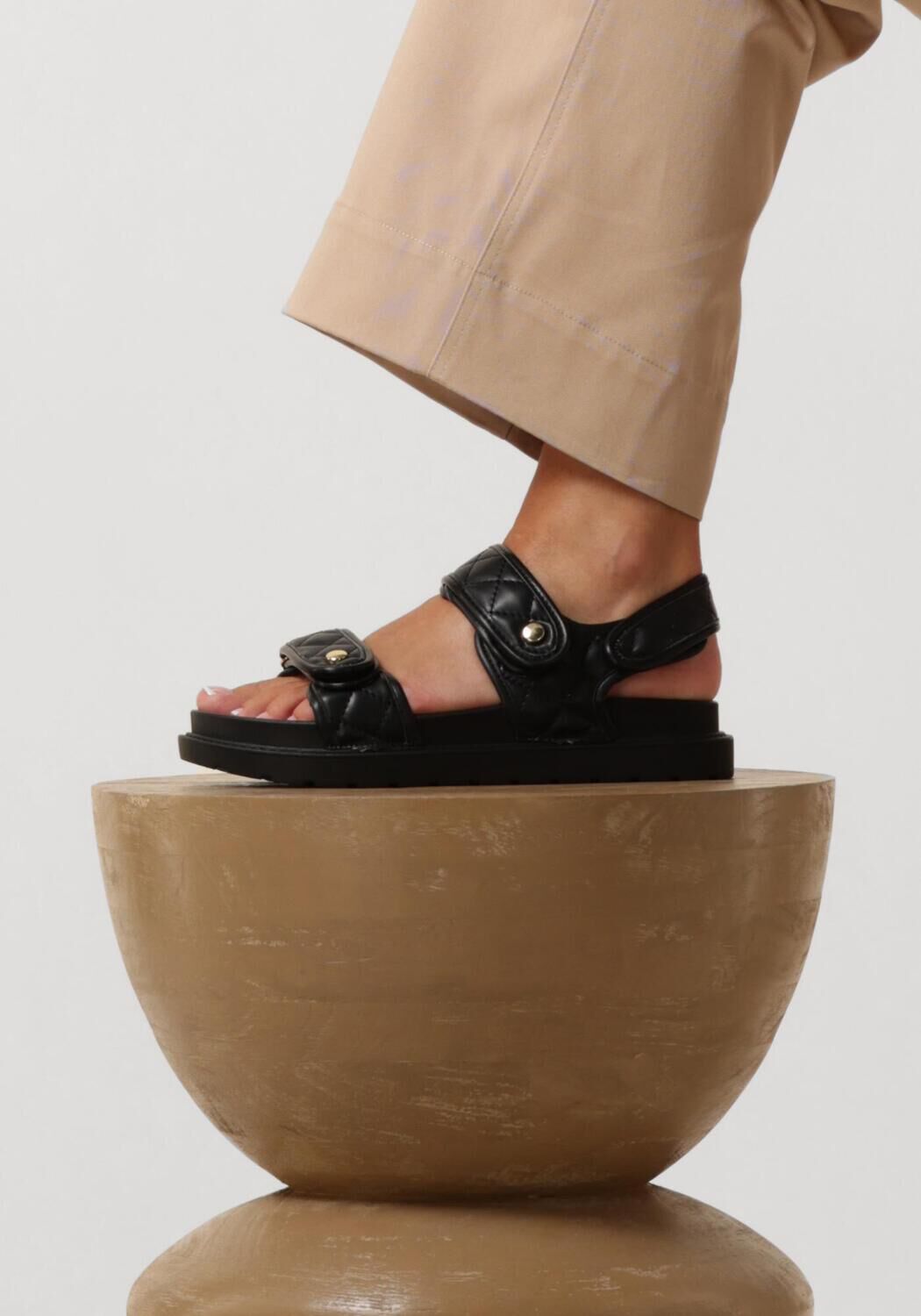 Schwarze OMODA Sandalen GD232442 - large