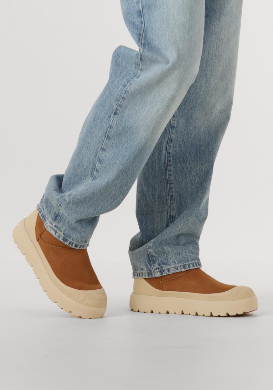 Camelfarbene UGG Boots M ULTRA MINI WEATHER HYBRID - large