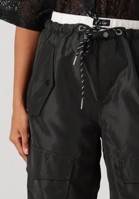 Schwarze HAUTE L'AMITIÉ Cargohosen CARGO PULL ON TALL TROUSER - large