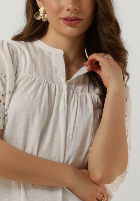 Weiße RUBY TUESDAY Blusen SALOME BLOUSE WITH HALF EMBRO SLEEVES AND ROUND NECK - large