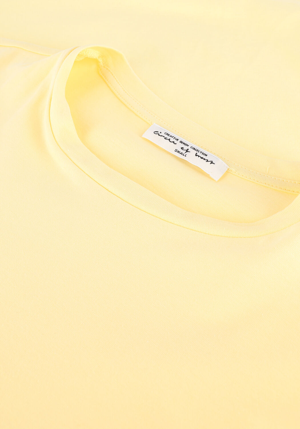 Gelbe CIRCLE OF TRUST Top BECKEY TEE - large