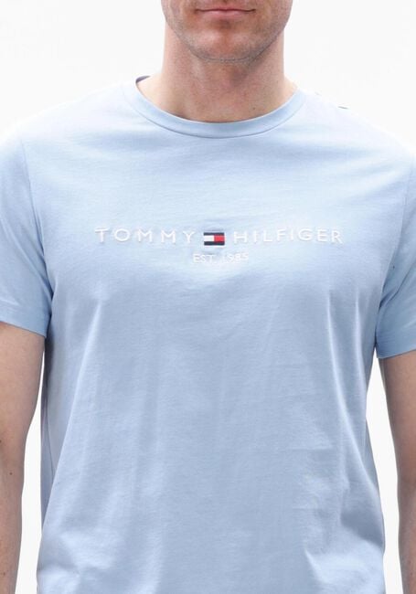 Hellblau TOMMY HILFIGER T-shirt TOMMY LOGO TEE - large