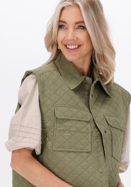 Grüne LEVETE ROOM Gilet SARAH 1 SHIRT - large