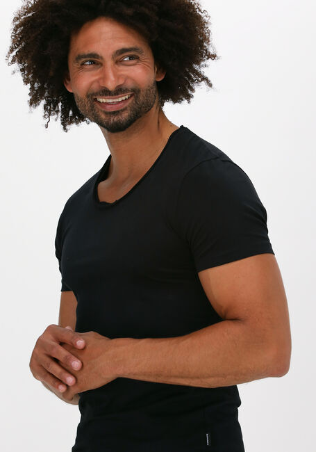 Schwarze PUREWHITE T-shirt ESSENTIAL TEE U NECK - large
