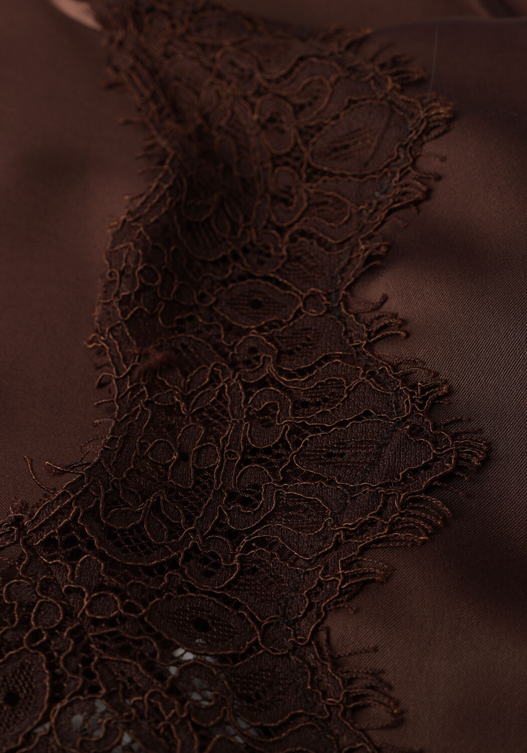 Braune HAUTE L'AMITI&Eacute; Kleider NAOMI ASYM LINGERIE DRESS - large