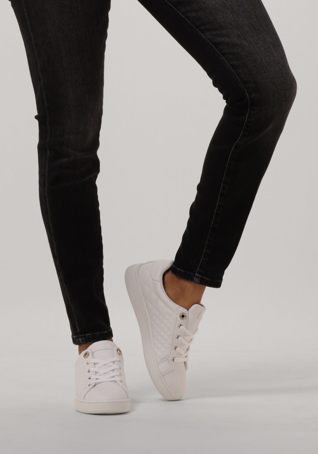 Wei&szlig;e GUESS Sneaker low REACE/ACTIVE LADY - large