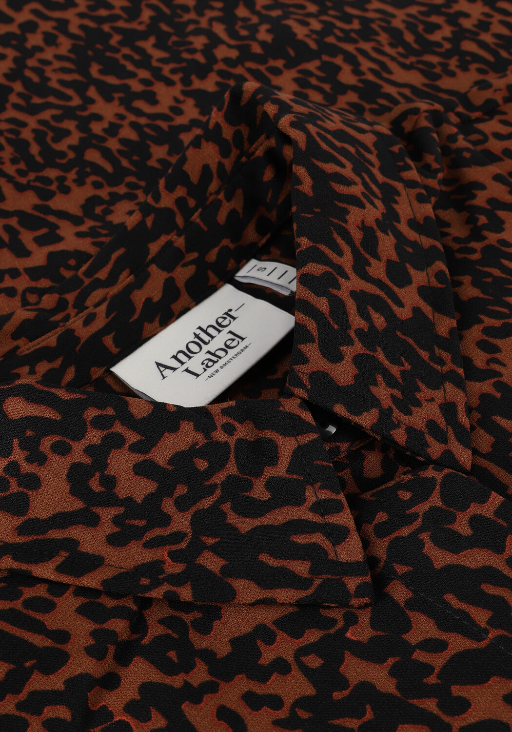 Braune ANOTHER LABEL Blusen VANDERDIESE SHIRT - large