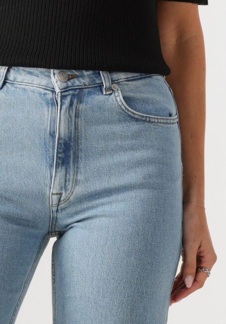 Hellblau SELECTED FEMME Wide jeans SLFALICE-N HW WIDE LON - large
