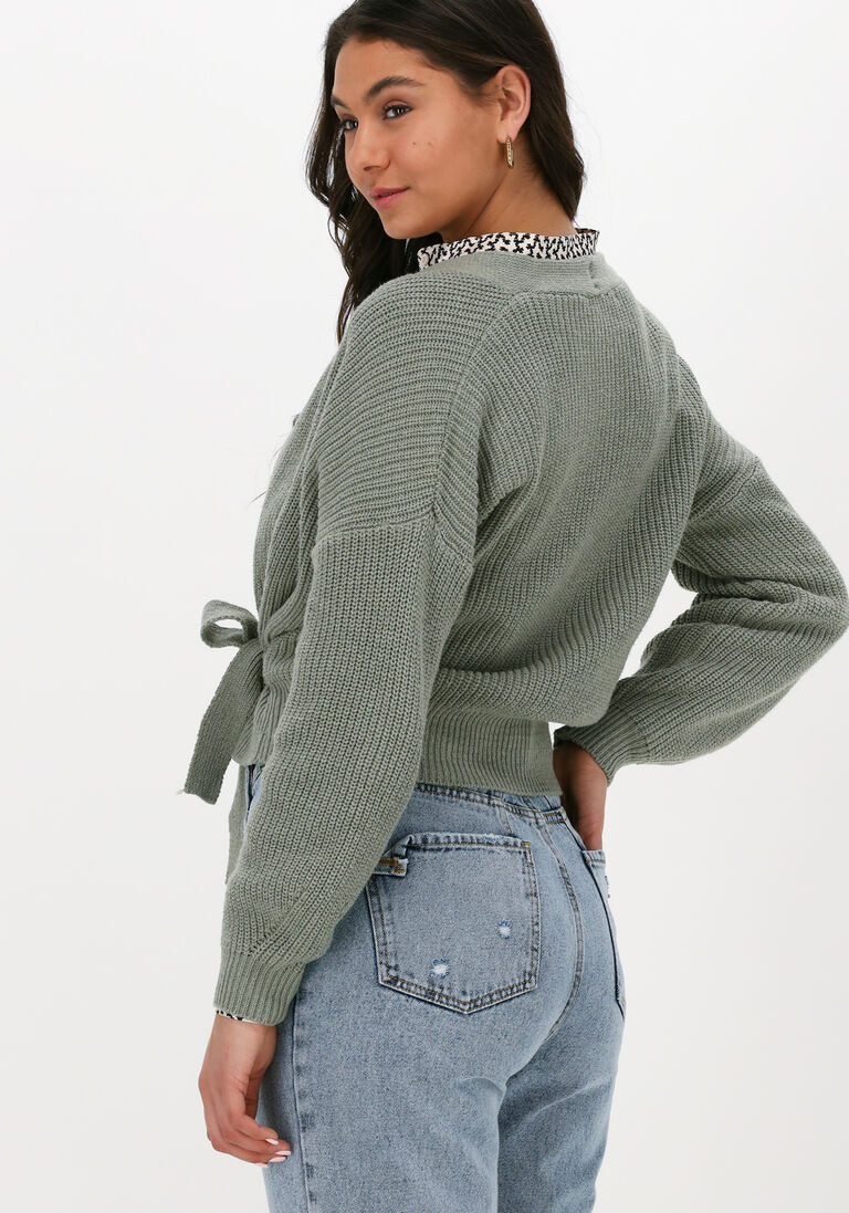 grüne simple strickjacke knitted cardigan rosey es