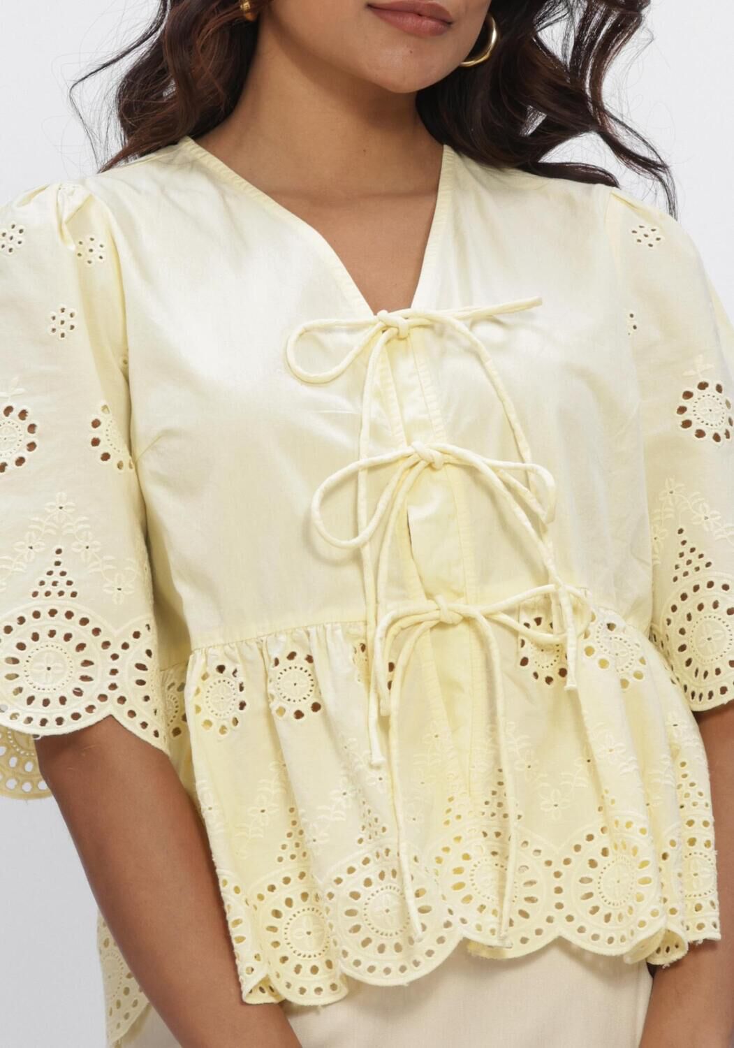 Gelbe Y.A.S. Blusen YASCORNELIA 2/4 TIE TOP S. NOOS - large